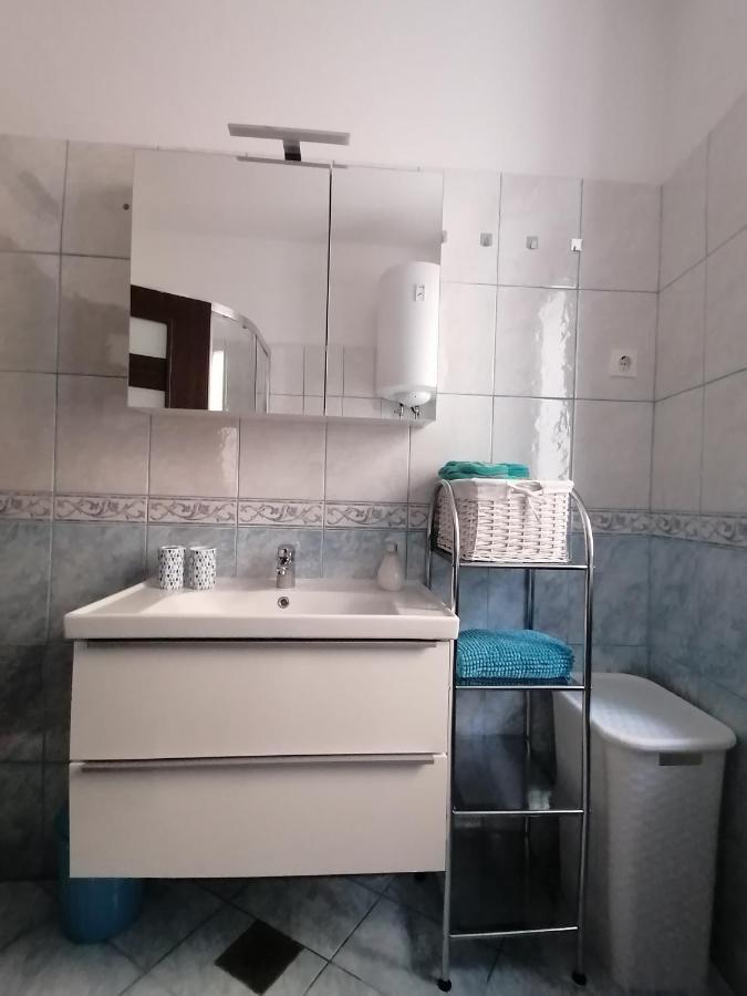 Tincha Apartment Piran Bagian luar foto