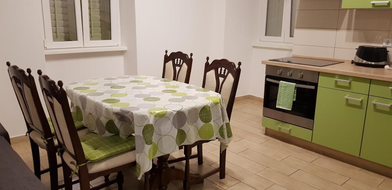 Tincha Apartment Piran Bagian luar foto